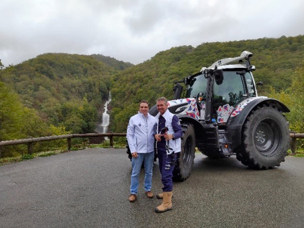 Photo de Gilles Cavalli accompagné de Thierry Bailliet